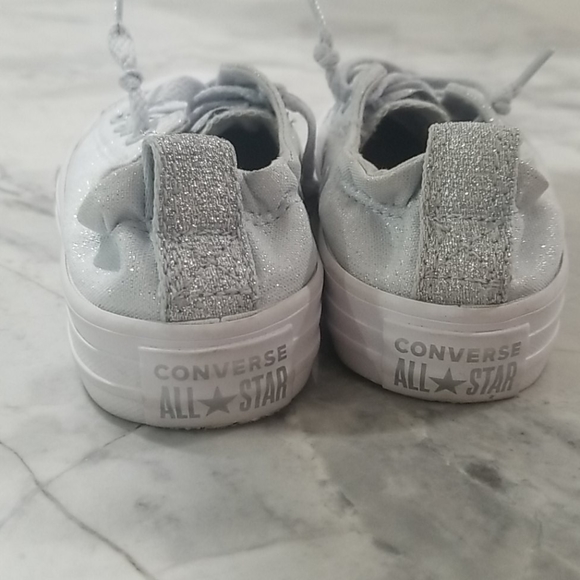 Girls converse - Picture 3 of 4